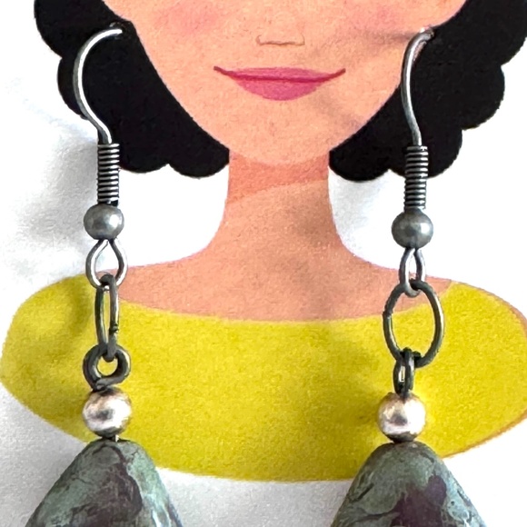 New Green Picasso Twist Earrings with Antique Silver Hooks #375 - Picture 5 of 6